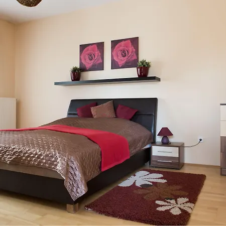 Feng Shui Wellness Apartmanhaz *