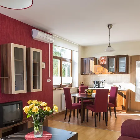 Feng Shui Wellness Apartmanhaz דירה *