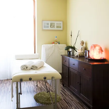 Feng Shui Wellness Apartmanhaz *